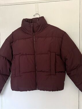 H&M Women's Burgundy Puffer Jacket